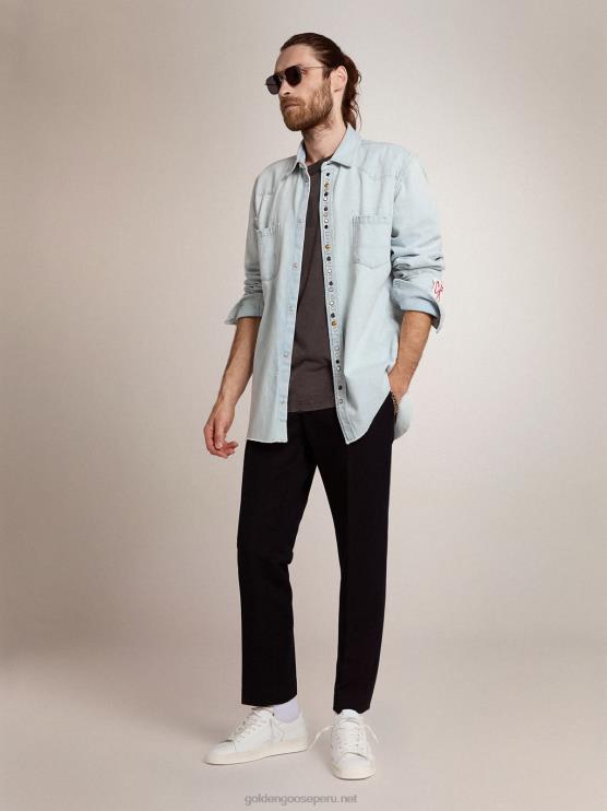 FDVPX700 Golden Goose hombres colección camisa vaquera blanqueada con tachuelas martilladas
