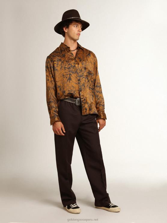 FDVPX744 Golden Goose hombres Camisa de la colección Journey en marrón dorado con estampado de libretas.