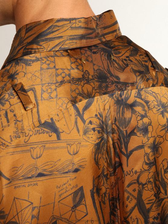 FDVPX744 Golden Goose hombres Camisa de la colección Journey en marrón dorado con estampado de libretas.