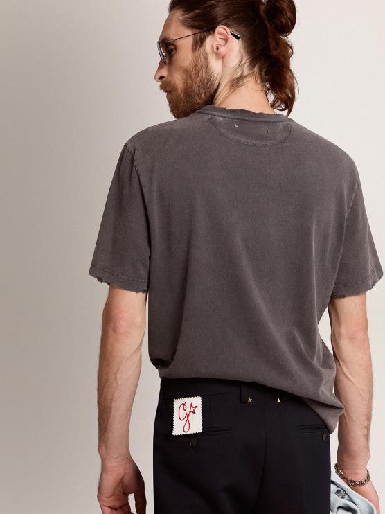 FDVPX699 Golden Goose hombres camiseta de la colección en gris antracita con tratamiento envejecido