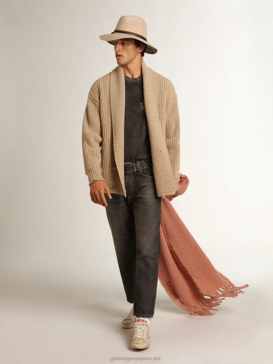 FDVPX822 Golden Goose hombres Camiseta gris de la colección Journey con efecto envejecido y estampado frontal en color hierba marina a contraste.