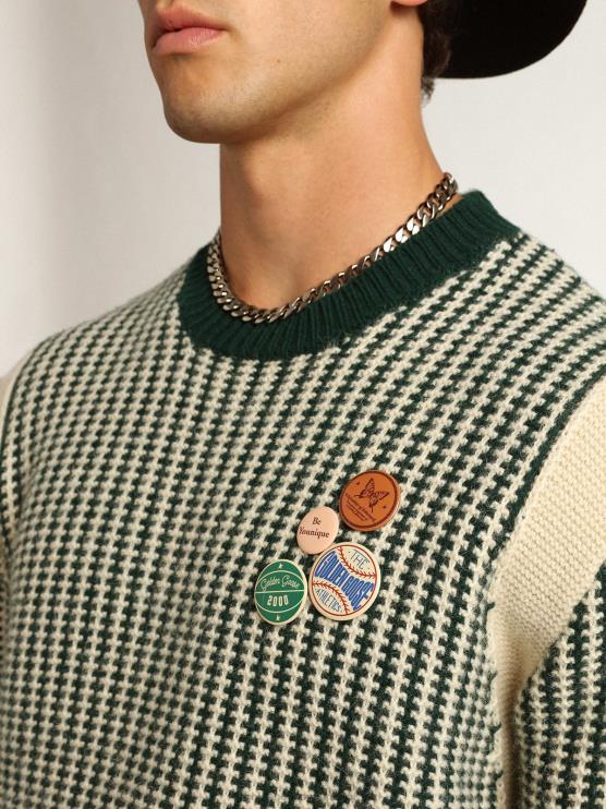 FDVPX749 Golden Goose hombres Jersey de cuello redondo de la colección Journey en lana bicolor blanca y verde.