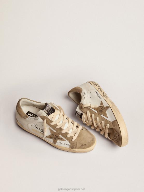 FDVPX511 Golden Goose hombres zapatillas super-star de piel blanca con inserciones de ante gris tórtola y letras negras por toda la superficie
