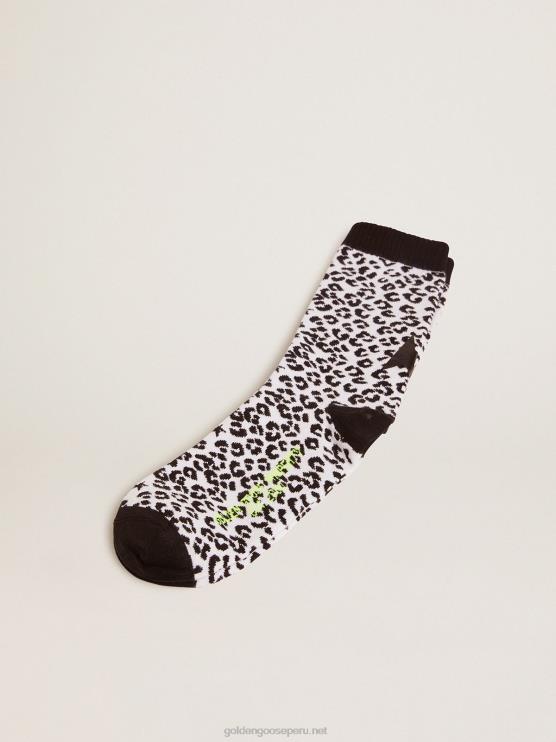 FDVPX330 Golden Goose mujer calcetines blancos y negros con estampado de leopardo y estrella negra en la espalda