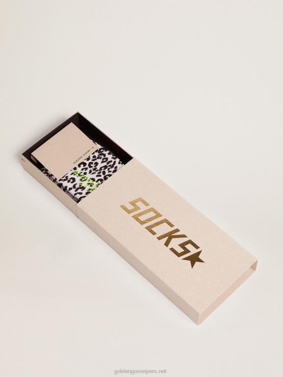FDVPX330 Golden Goose mujer calcetines blancos y negros con estampado de leopardo y estrella negra en la espalda