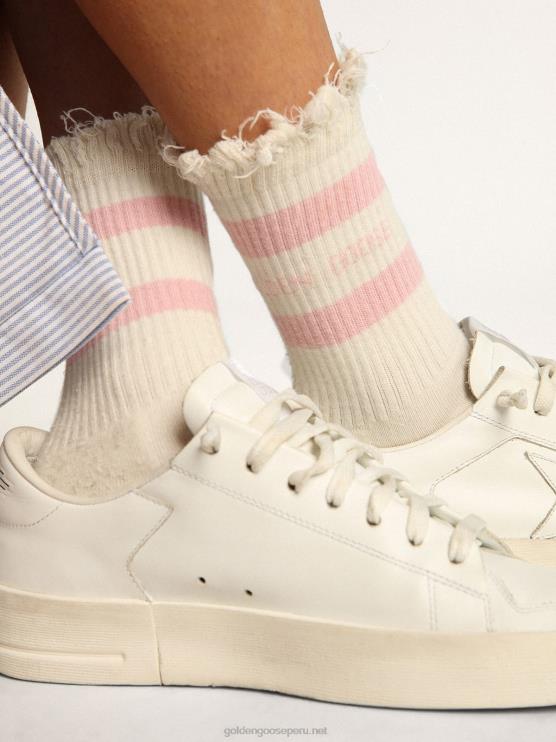 FDVPX411 Golden Goose mujer calcetines blancos con acabado envejecido y logo y rayas en rosa bebé