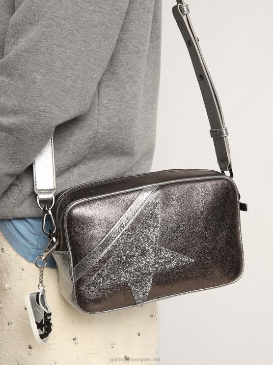 FDVPX487 Golden Goose mujer bolso estrella en piel laminada plata y gris antracita con estrella de cristal swarovski