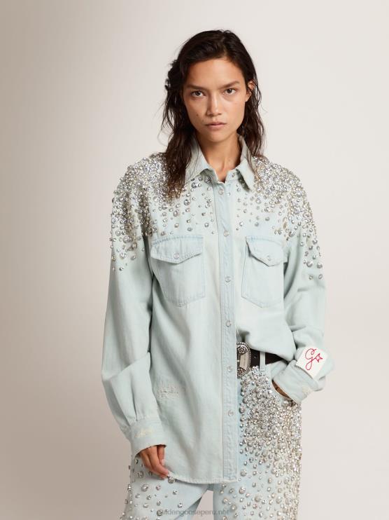 FDVPX932 Golden Goose mujer colección camisa boyfriend vaquera blanqueada con cristales cabujón