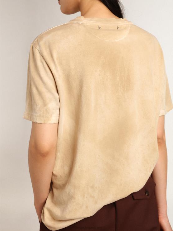 FDVPX995 Golden Goose mujer Camiseta de la colección Journey en blanco hueso efecto papel con estampado floral en la parte delantera.
