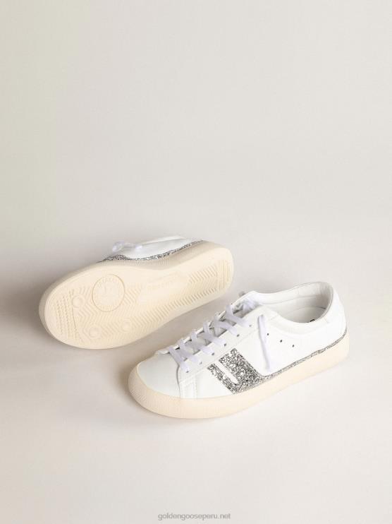 FDVPX168 Golden Goose mujer Yatay modelo 1b zapatillas sostenibles con parte superior de base biológica blanca y purpurina reciclada plateada.