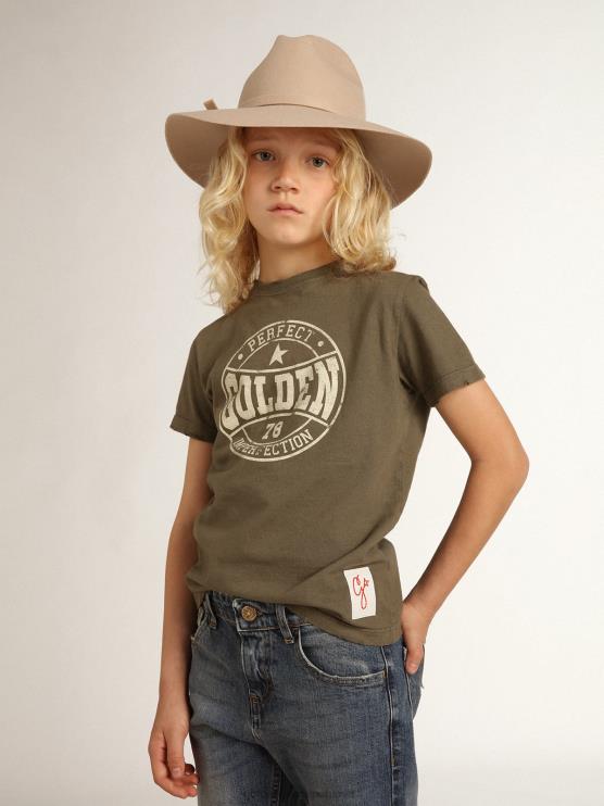 FDVPX892 Golden Goosecamiseta de niño verde oliva con logo blanco estampado en el centro